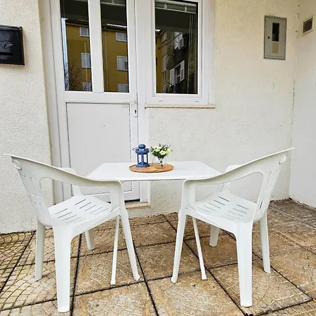 1-bedroom Apartment, 10 Minutes From The City Center