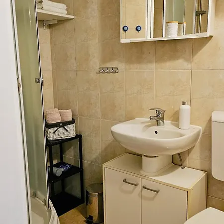 1-bedroom Apartment, 10 Minutes From The City Center * Makarska